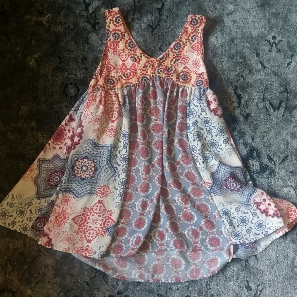 Gorgeous flowy tank